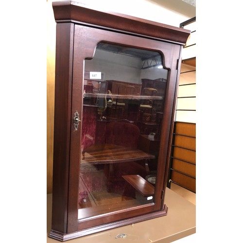 647 - Corner display cabinet, 30 x 52 x 76 cm