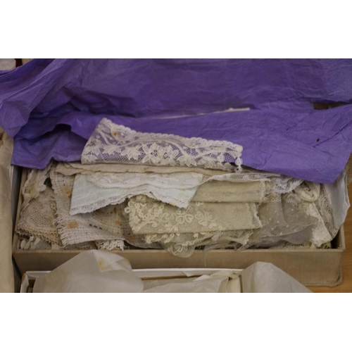 319 - Quantity of linen and lace, some in boxes.