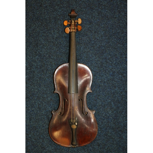 99 - Antique violin having one piece back, paper label to the interior 'Benjamin Banks Catherine Street',... 