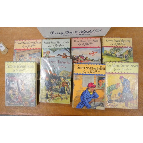 158 - BLYTON ENID.  1st eds and early impressions. in d.w's. First editions of Good Old Secret Seven, Look... 