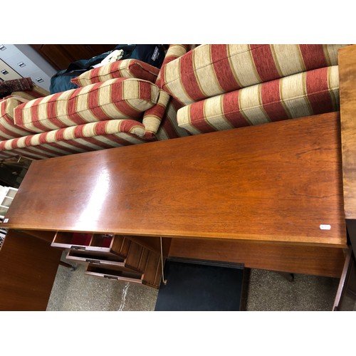 608 - Mid-century teak sideboard, 176 x 47 x 78 cm