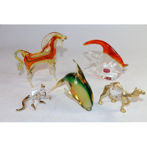 147 - Murano models of a fish, a dolphin and two other glass animals, largest 14cm high.