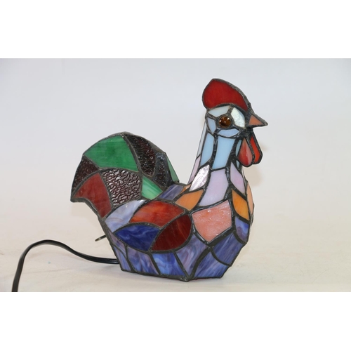 73 - Leaded glass table lamp in the form of a chicken.