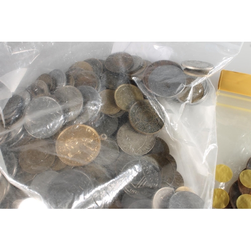 489 - Large collection of British coins, mostly pennies, also a USA Bicentenary medal 1976, a Messageries ... 