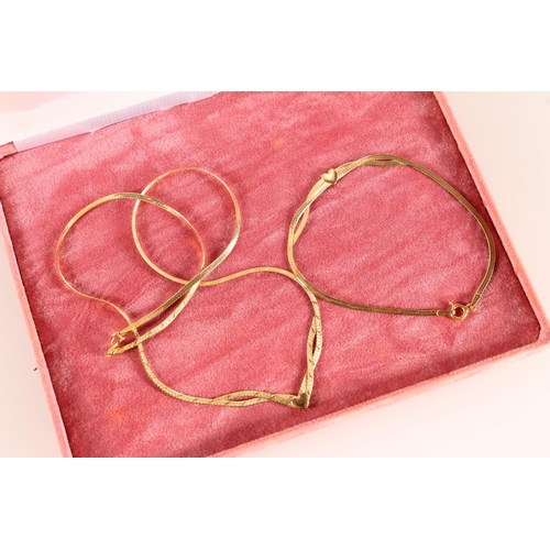 502 - 9ct gold woven necklace and matching bracelet, 3.3g gross in H Samuel box.