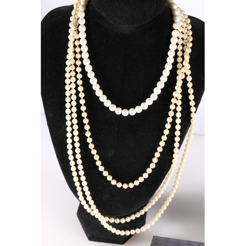 568 - Costume jewellery to include faux pearl necklaces including Monet, Ladies Reflex wristwatch, part st... 