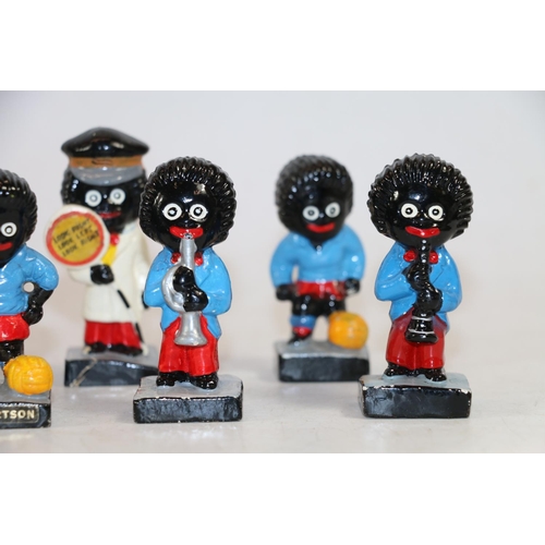 271 - Robertson jam figurines.