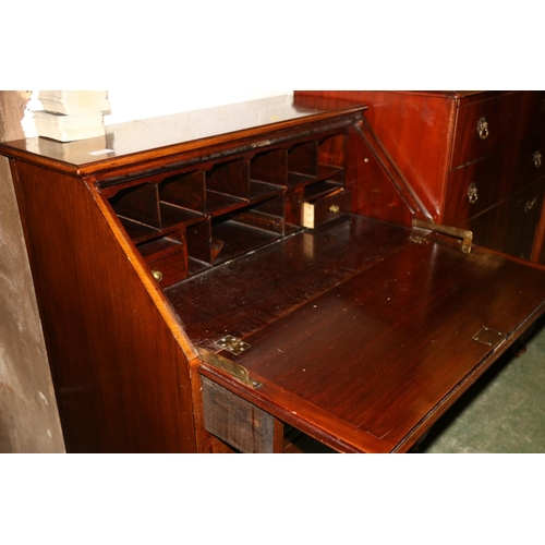 674 - Mahogany bureau, 99cm high.