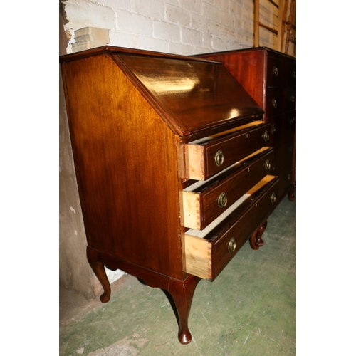 674 - Mahogany bureau, 99cm high.