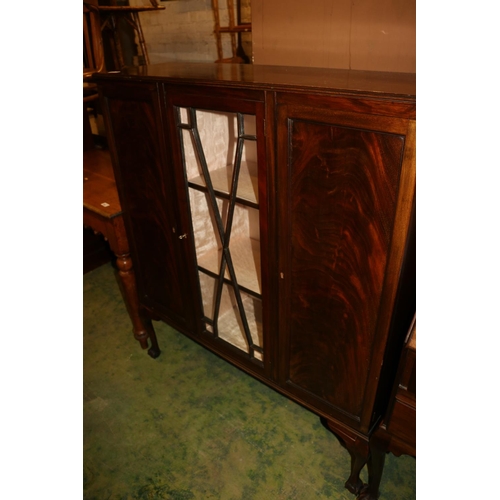 687 - Two door mahogany display cabinet, with central astragal glazed section, raised on cabriole legs ter... 