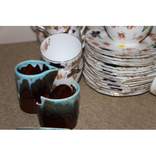 393 - Decorative ceramics to include part tea and dinner services