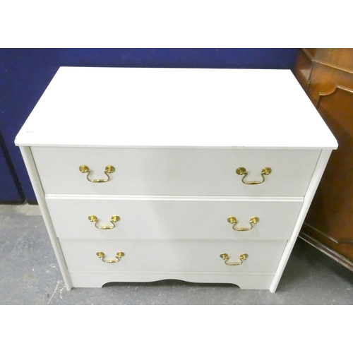 517 - Modern chest of three drawers.