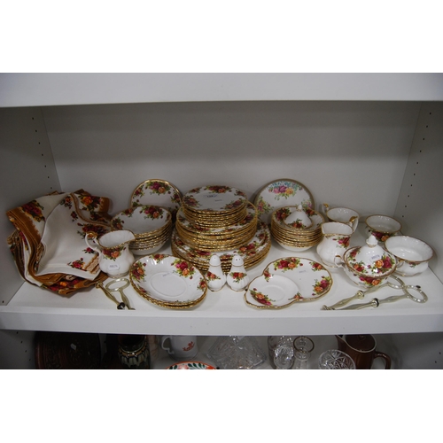 128 - Collection of Royal Albert 'Old Country Roses' dinner and tablewares to include dinner plates, side ... 