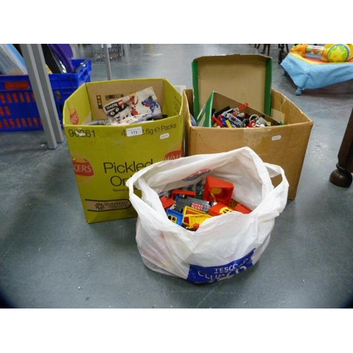 172 - Two cartons containing a large quantity of assorted Lego.  (2)