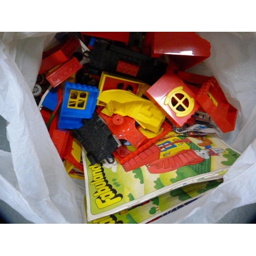 172 - Two cartons containing a large quantity of assorted Lego.  (2)