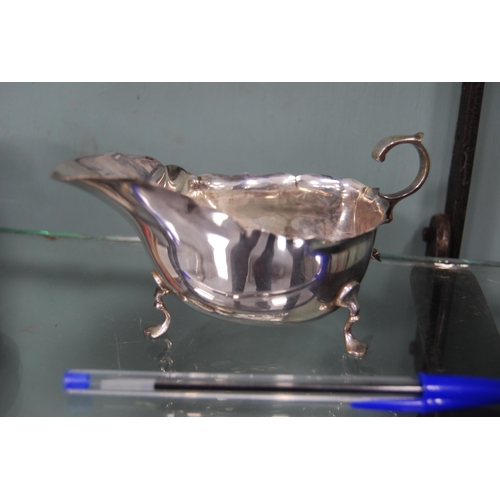 185 - Silver sauce boat, hallmarks for Sheffield, 81g gross.