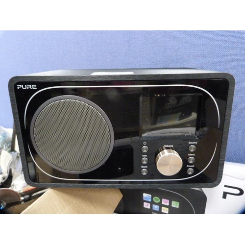 19 - Pure digital FM bluetooth radio, with instructions and box.