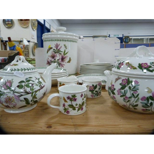 196 - Collection of Portmeirion 'Botanic Garden' wares to include a large jar and cover, dishes, plates, t... 