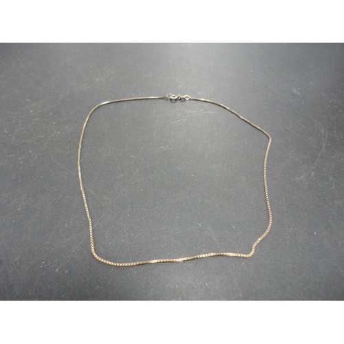 204 - 9ct gold chain, stamped '9k', 2g.