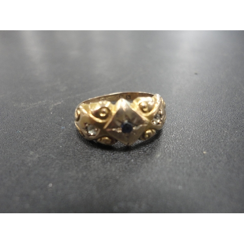 210 - Late Victorian 9ct gold lady's ring, hallmarks for Birmingham, 1.8g gross.