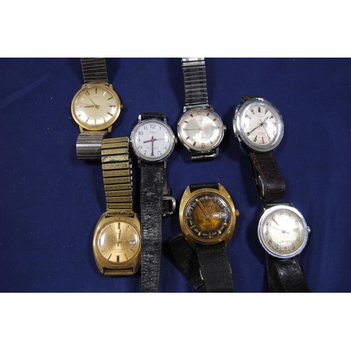 226 - Collection of gents' Timex manual wind, automatic and quartz wristwatches.  (12)