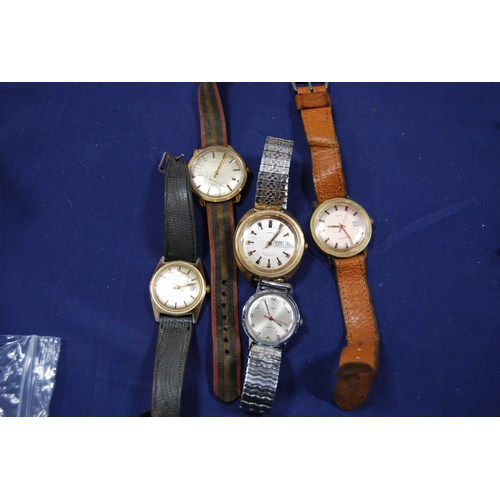 226 - Collection of gents' Timex manual wind, automatic and quartz wristwatches.  (12)