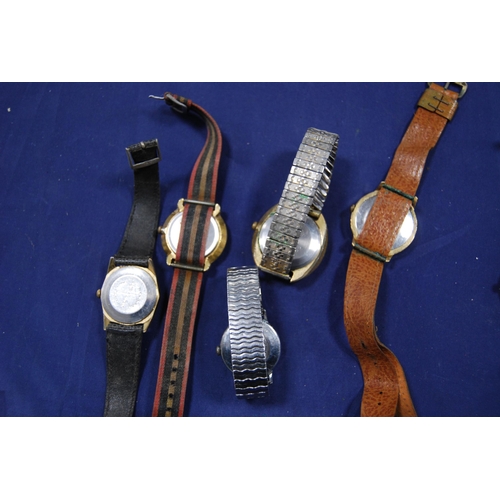 226 - Collection of gents' Timex manual wind, automatic and quartz wristwatches.  (12)