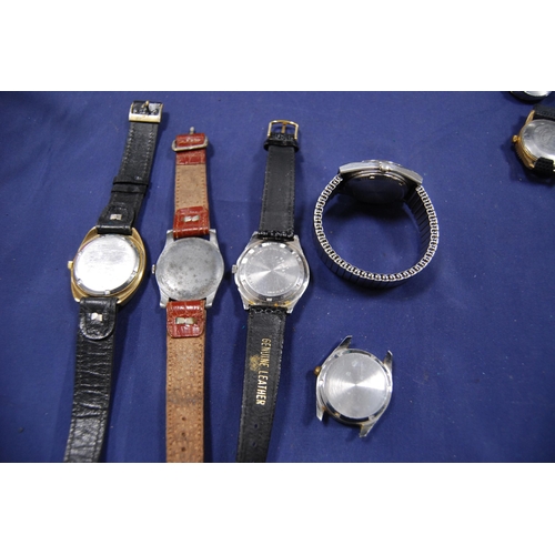 227 - Collection of gents' manual wind and quartz watches and watch heads to include Bulova quartz, Rotary... 