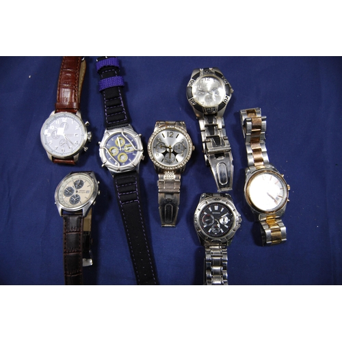 231 - Seven gents' quartz chronograph wristwatches to include Seiko, Sekonda etc.  (7)