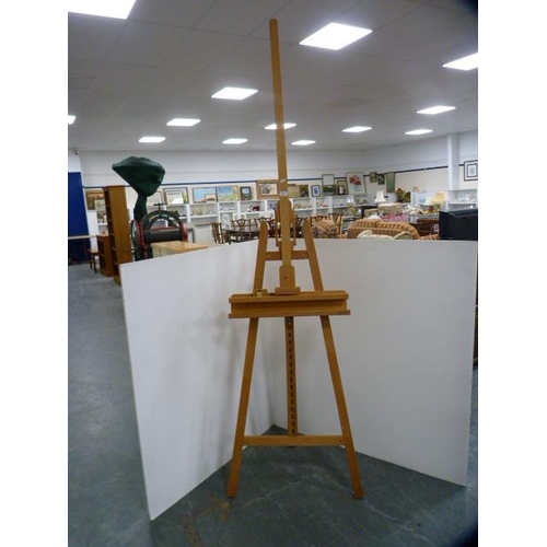 297 - Adjustable picture easel.