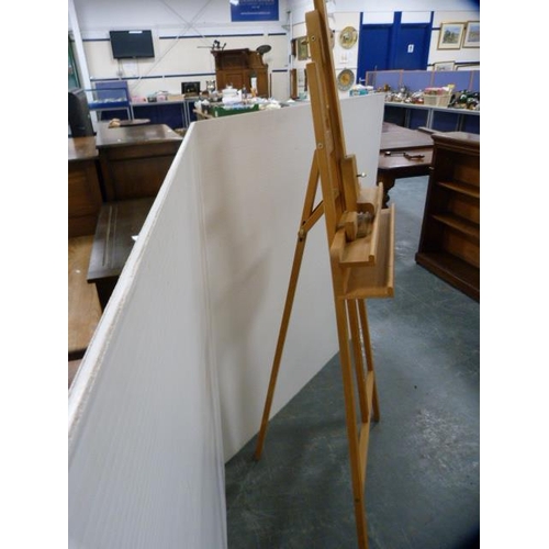 297 - Adjustable picture easel.