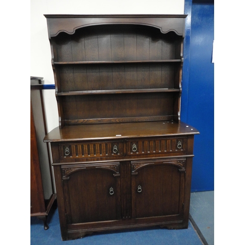 319 - Oak dresser.