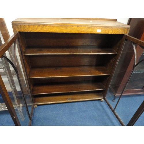 322 - Vintage oak glazed two-door bookcase.