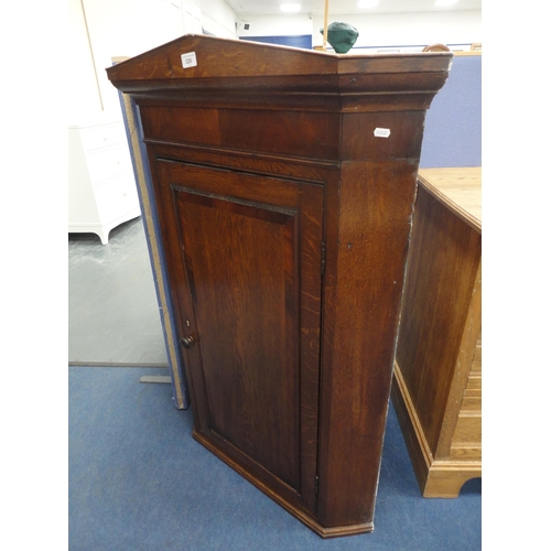 326 - Antique oak corner cupboard.