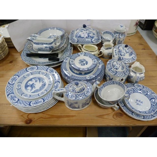 64 - Wood & Sons 'Yuan' and 'Old Chelsea' pattern blue and white part composite dinner set etc.