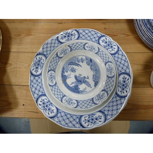 64 - Wood & Sons 'Yuan' and 'Old Chelsea' pattern blue and white part composite dinner set etc.