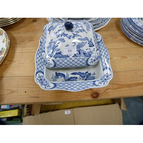 64 - Wood & Sons 'Yuan' and 'Old Chelsea' pattern blue and white part composite dinner set etc.