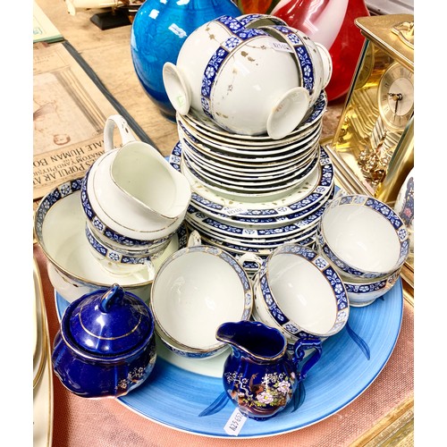 353 - Assorted teaware, lustreware, jug, etc