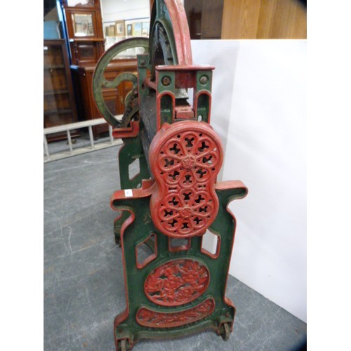 346 - Vintage painted and cast iron mangle, made by Grierson Bros of Dumfries.