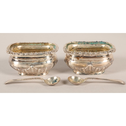 198 - Pair of silver salts and spoons, in case, Birmingham 1901