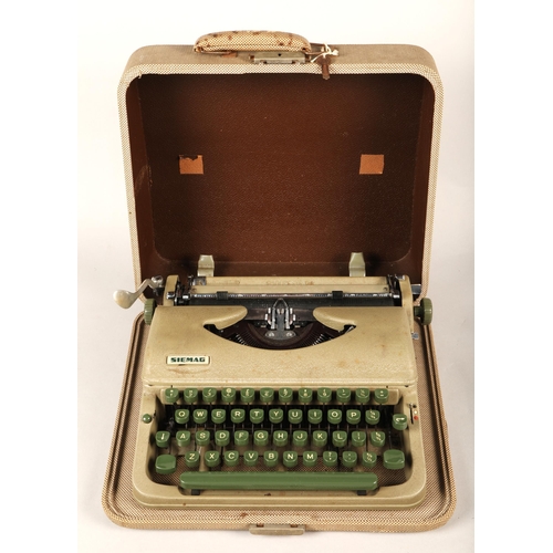 365 - Siemag typewriter (with box)