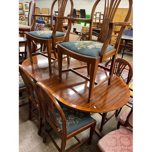 601 - Regency style mahogany dining table, eight chairs & mahogany sideboard.