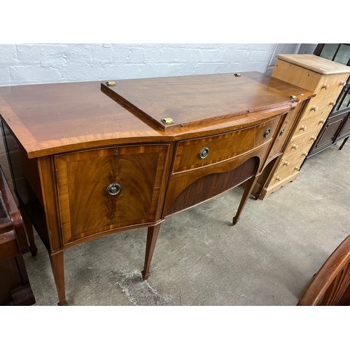 601 - Regency style mahogany dining table, eight chairs & mahogany sideboard.