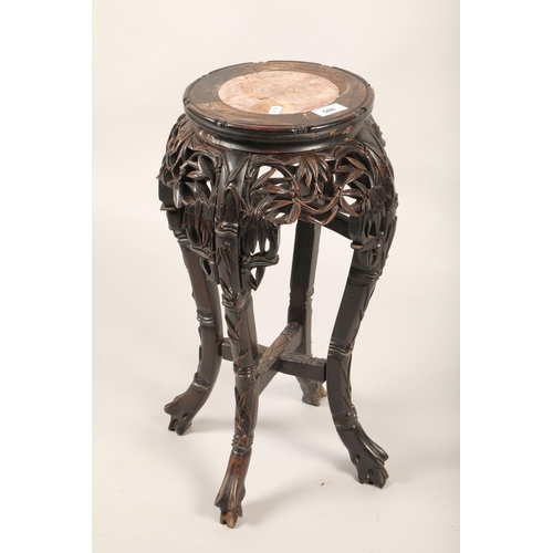 588 - Oriental jardiniere stand, 53cm height