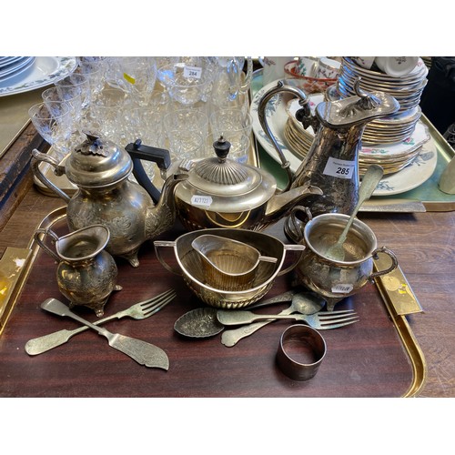 285 - Quantity of silver plated items to include teapots, cutlery, napkin ring, etc