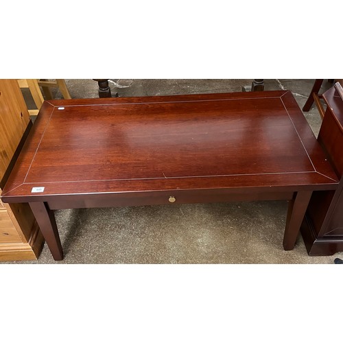 645 - McDonagh Lounge table, 111x 61x 45 cm