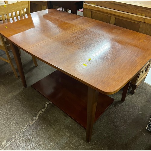 662 - Mid century extendable teak dining table