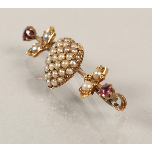 106 - 15 ct gold heart brooch with seed pearls and rubies