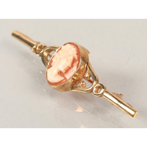 65 - 9 ct gold cameo brooch.weight 2.7 grams