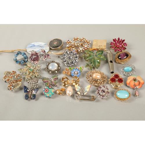 96 - Quantity of brooches including enamel